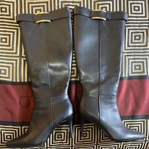 Leather boots size 8